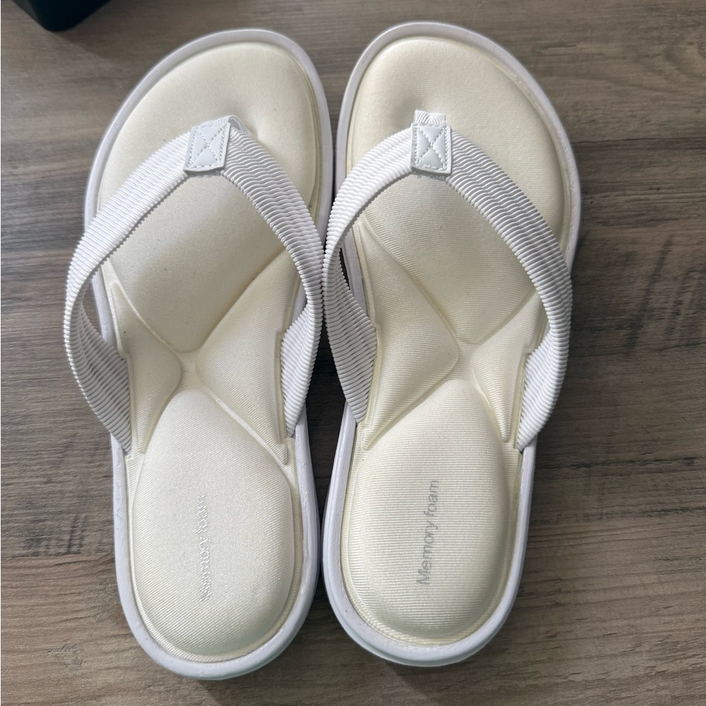 NWOT memory foam sandals